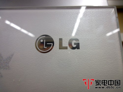 时尚外观设计 LG LS-E2517DDW空调